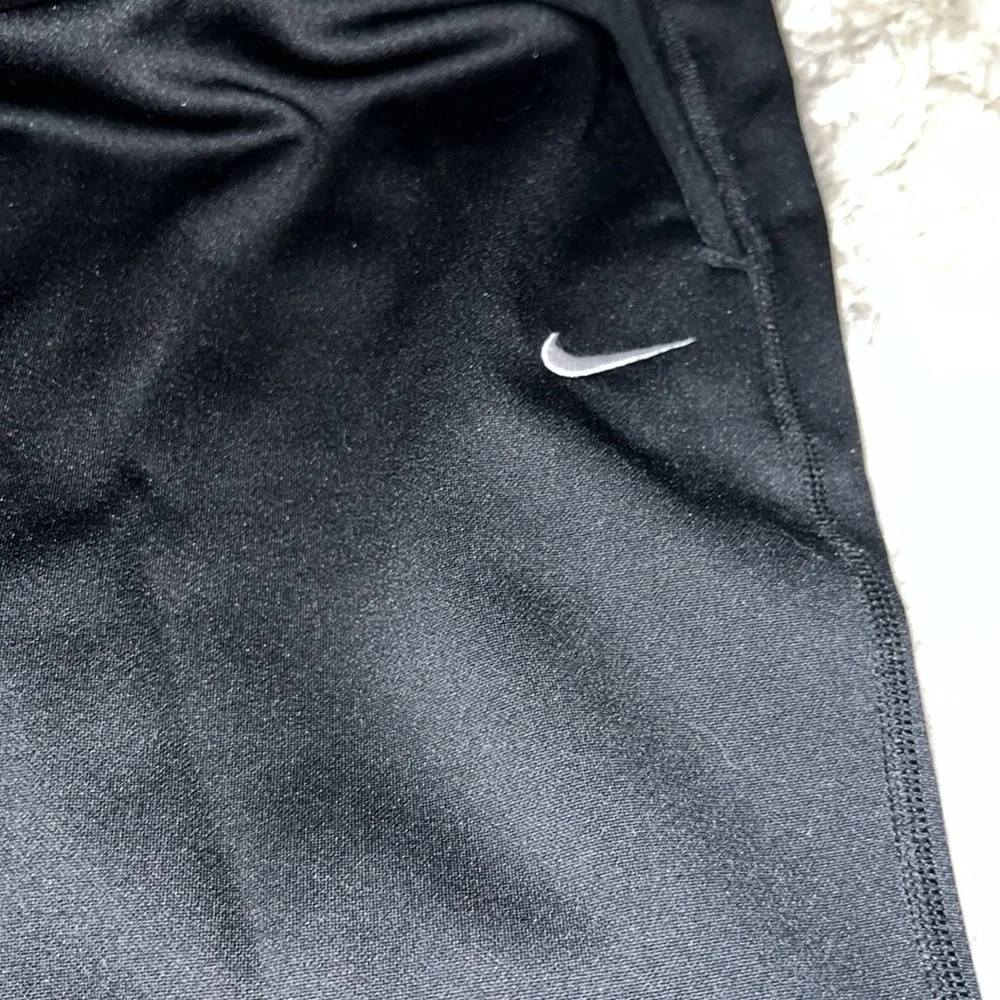 Like new Nike dri fit black pants with pockets